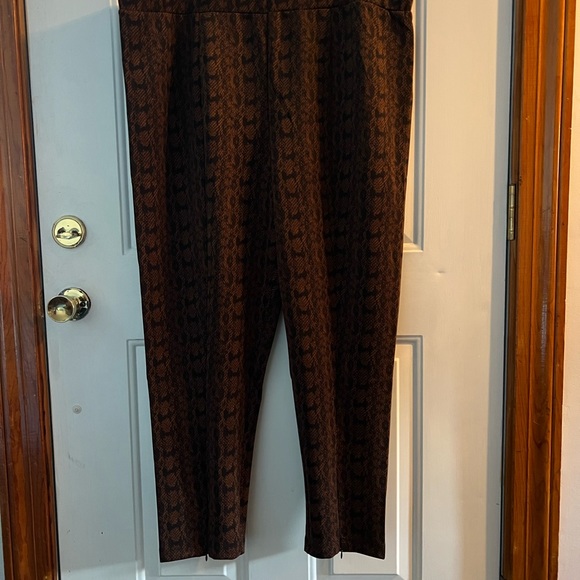 In tempo Plus Size Slip on Pants - Picture 2 of 5